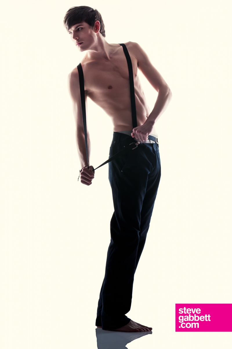 Male model photo shoot of Tom Hallsworth