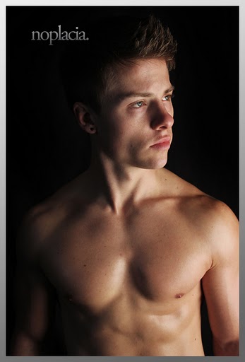 Male model photo shoot of Beau Stine