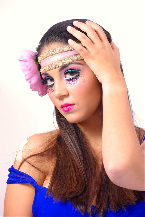 Female model photo shoot of Daphne O rozco 