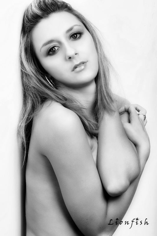 Female model photo shoot of Jessica Dianne 