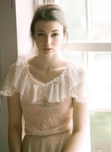 Female model photo shoot of Hannah Gardner 