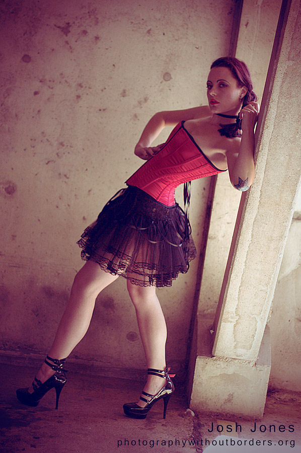 Female model photo shoot of Evelien Cascada by Inigo