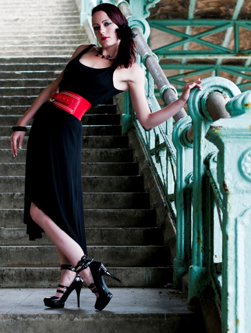 Female model photo shoot of Evelien Cascada by wwwdontshootmecouk