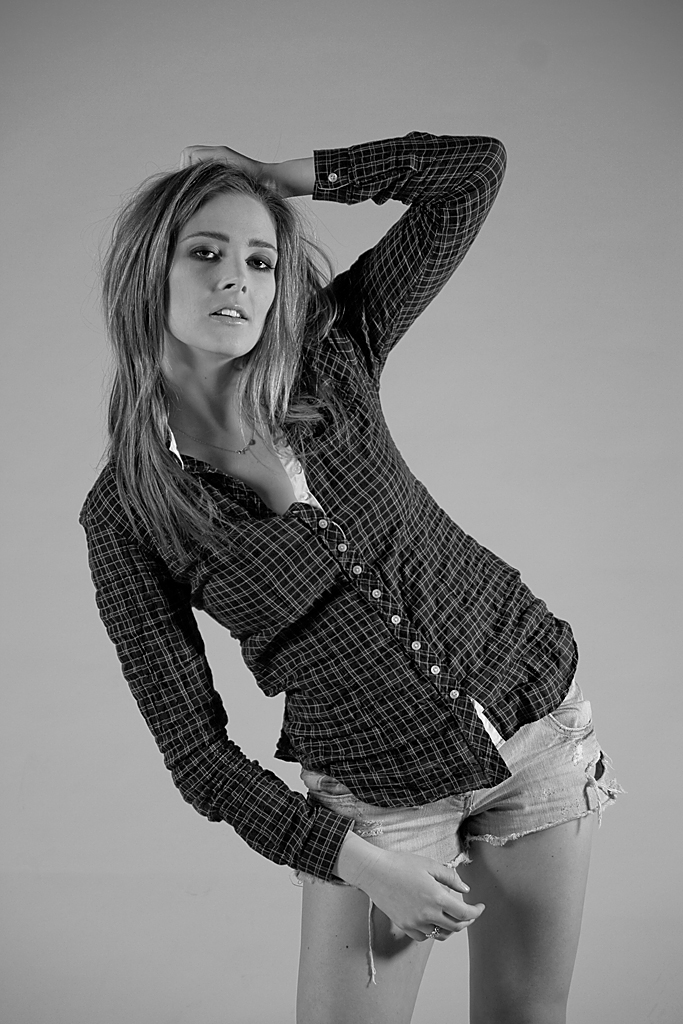 Female model photo shoot of Alexia Johansson