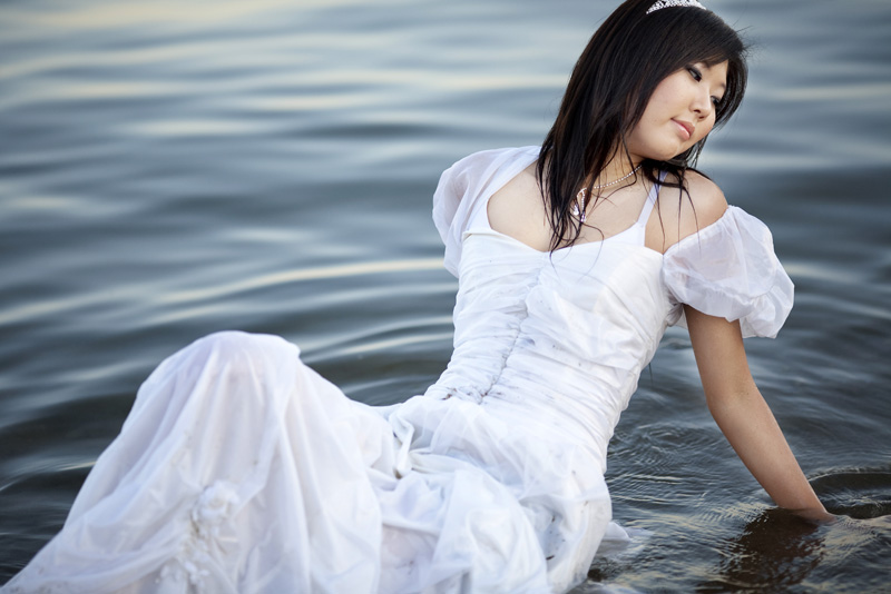 Female model photo shoot of Hong Tonnu  in Lakeshore blv