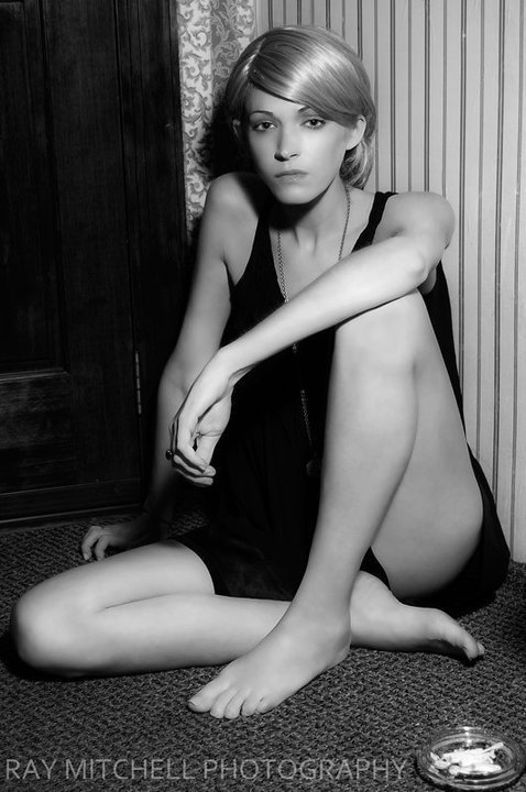 Female model photo shoot of Lydia davison