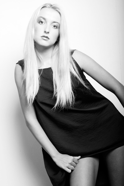 Female model photo shoot of Charlotte Foss