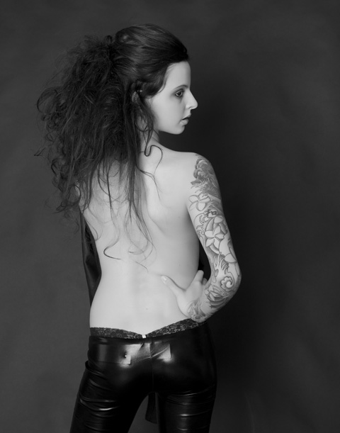 Female model photo shoot of Mel Matser by Munne Photography