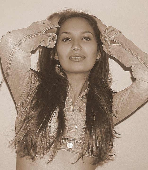 Female model photo shoot of Miriam Otano