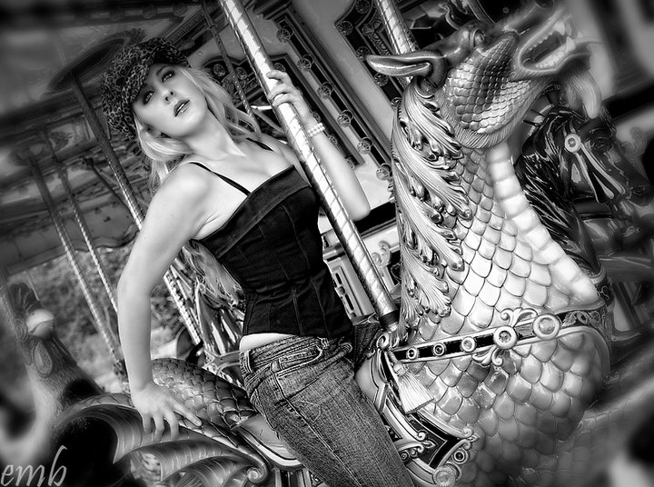 Female model photo shoot of vegas trasher by EMB Images