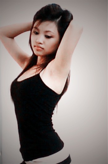 Female model photo shoot of Ha Nguyen