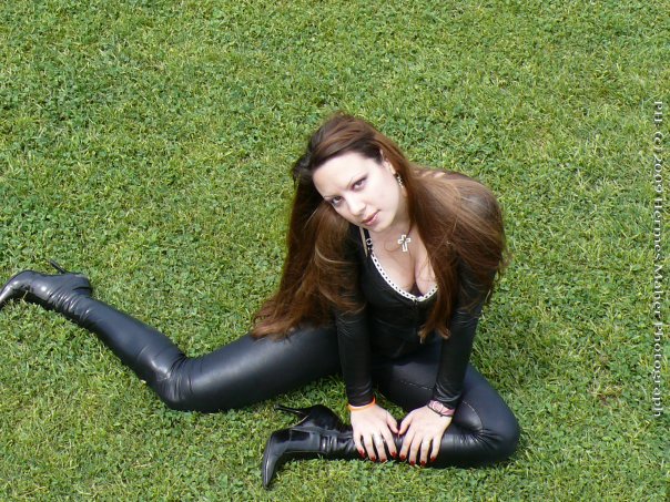 Female model photo shoot of lunielle engel in Micaela Bastida Park