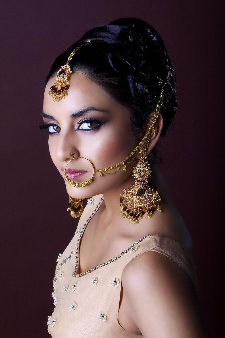 Female model photo shoot of Dipika Patel