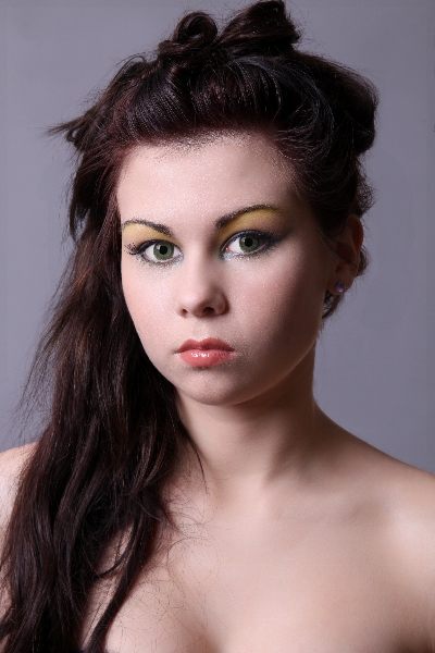 Female model photo shoot of Painting faces
