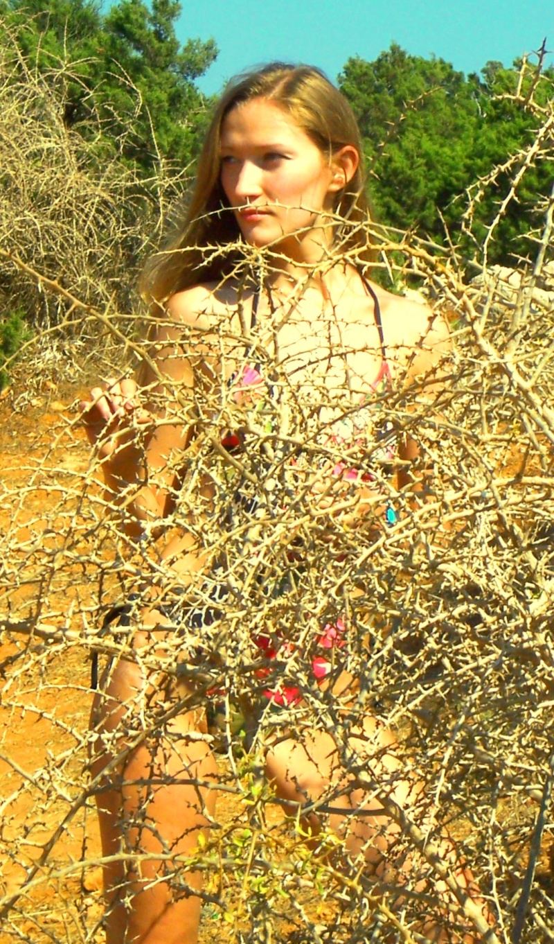 Female model photo shoot of Natasha Natalia