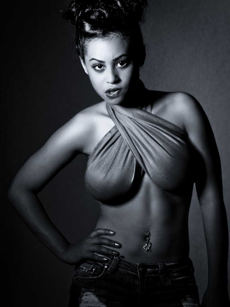 Female model photo shoot of Yari Cruz in Brooklyn, New York