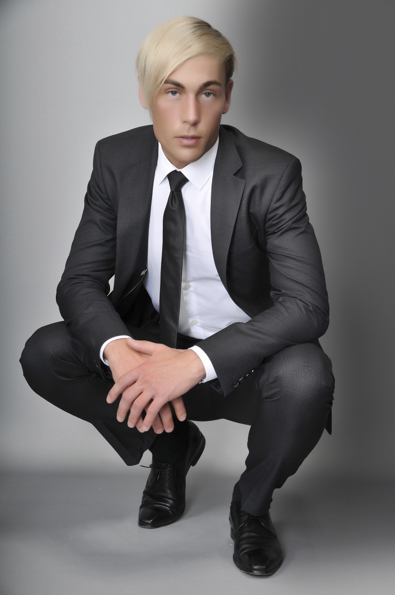 Male model photo shoot of Sean Evans1