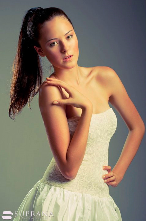 Female model photo shoot of Brianna Pearl