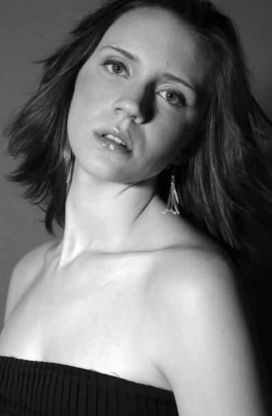 Female model photo shoot of Rachel Warry