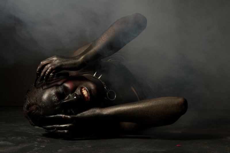 Female model photo shoot of Robyn Chari by Steve Lukinuk