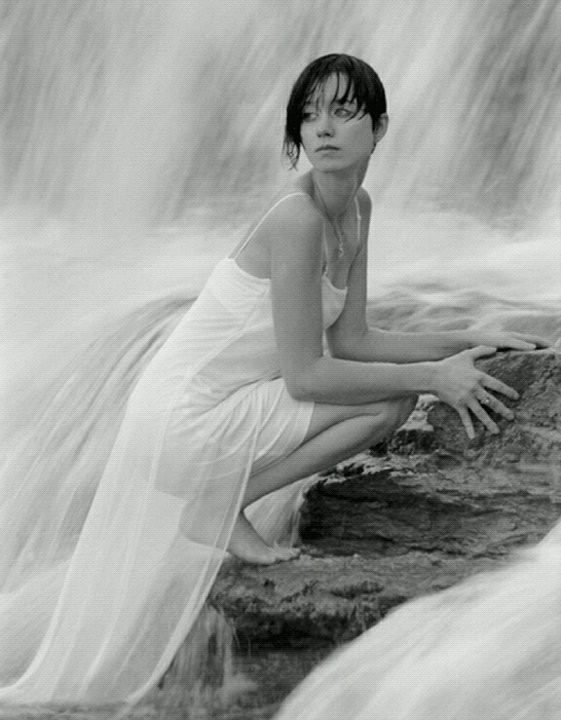 Female model photo shoot of Belle Starr