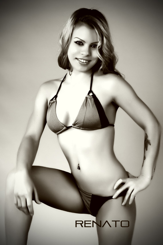 Female model photo shoot of Brandy Raye by Renato Alberto in Dallas