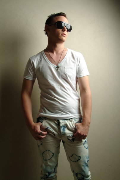 Male model photo shoot of Jay Leslie