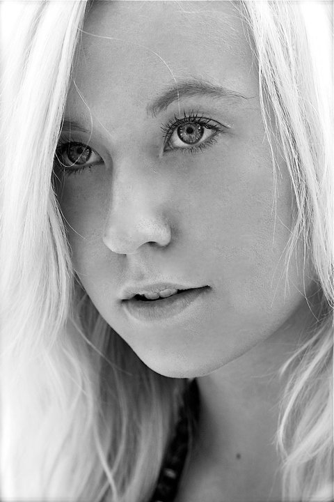 Female model photo shoot of ashleyapple