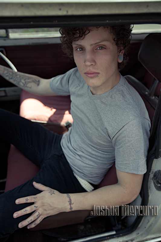Male model photo shoot of Logan Larceny by El Mercurio 
