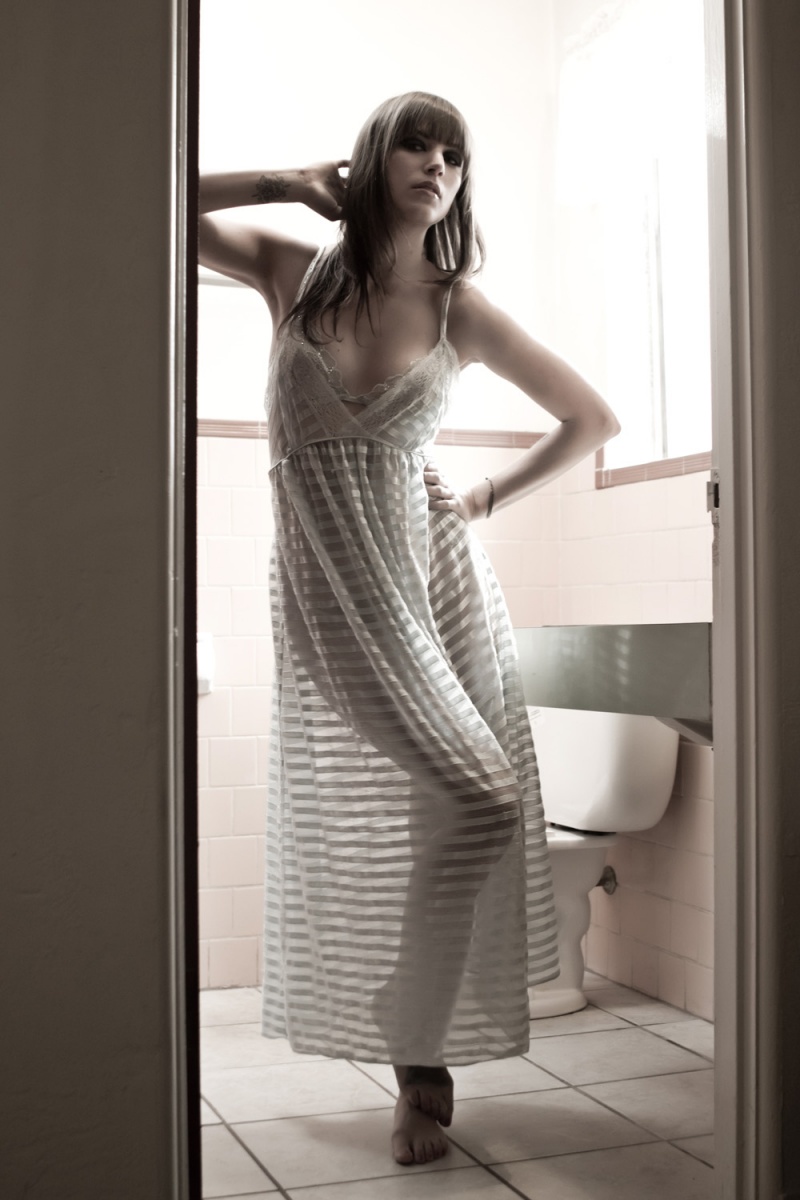 Female model photo shoot of Julie Jordan by Gary Roberts