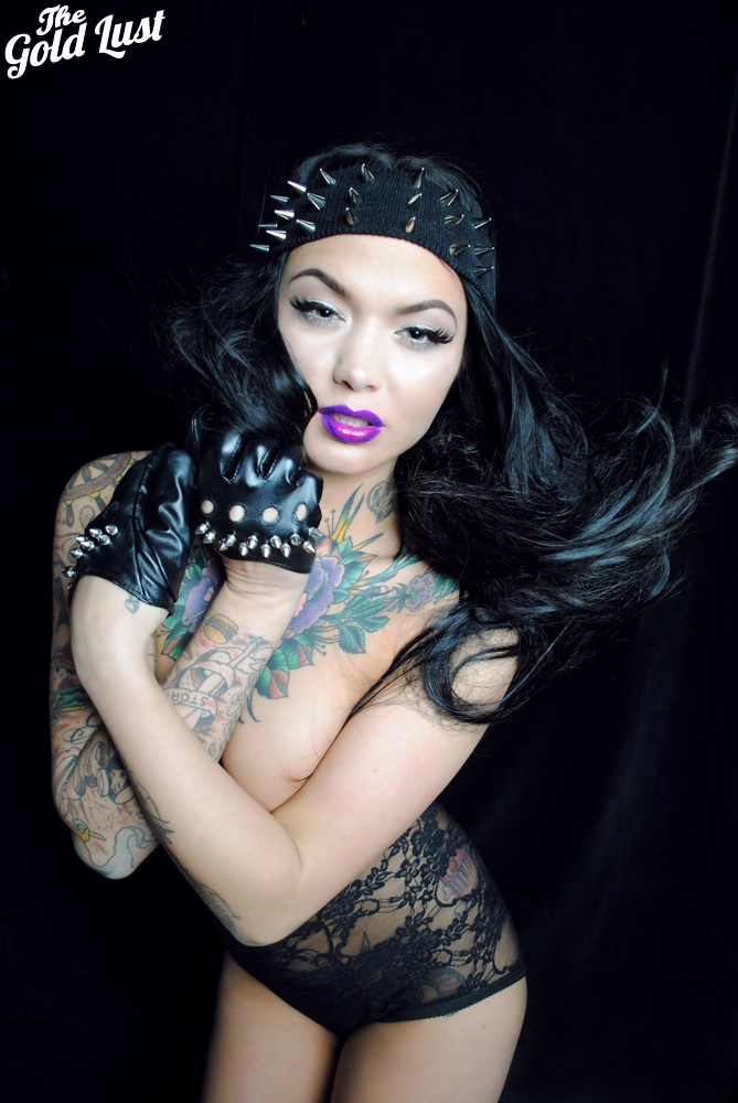 Female model photo shoot of Blackbird Artisty and AlesandraNicole by Dana Fortune