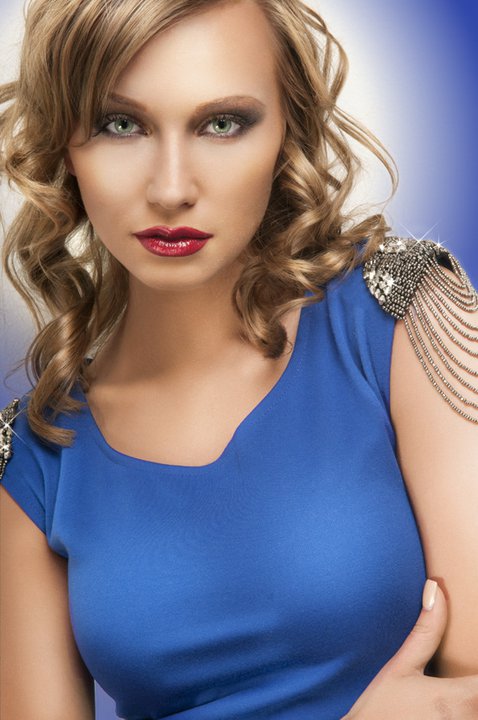Female model photo shoot of Nelli K by Envisage Imagination Factory in Las Vegas, NV, makeup by spencer lopez