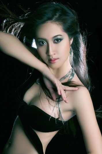Female model photo shoot of Anne Thuy Tran