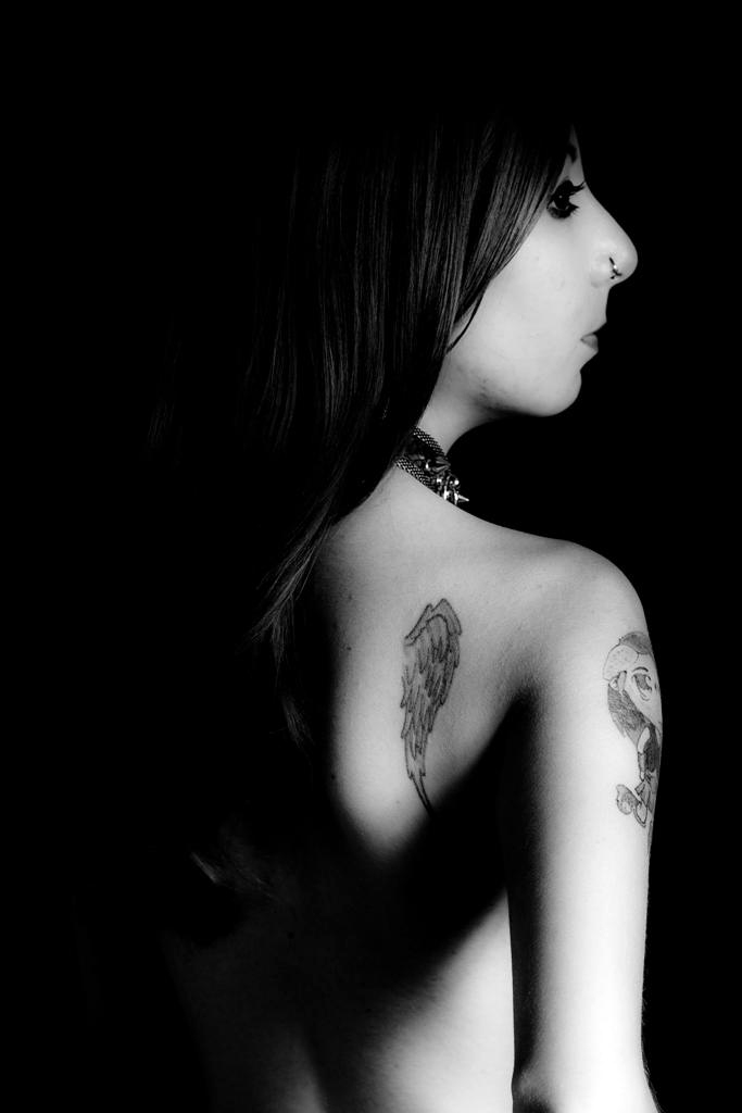 Female model photo shoot of NaTyMeTaL Alt Model by ROSANCHEZPHOTO