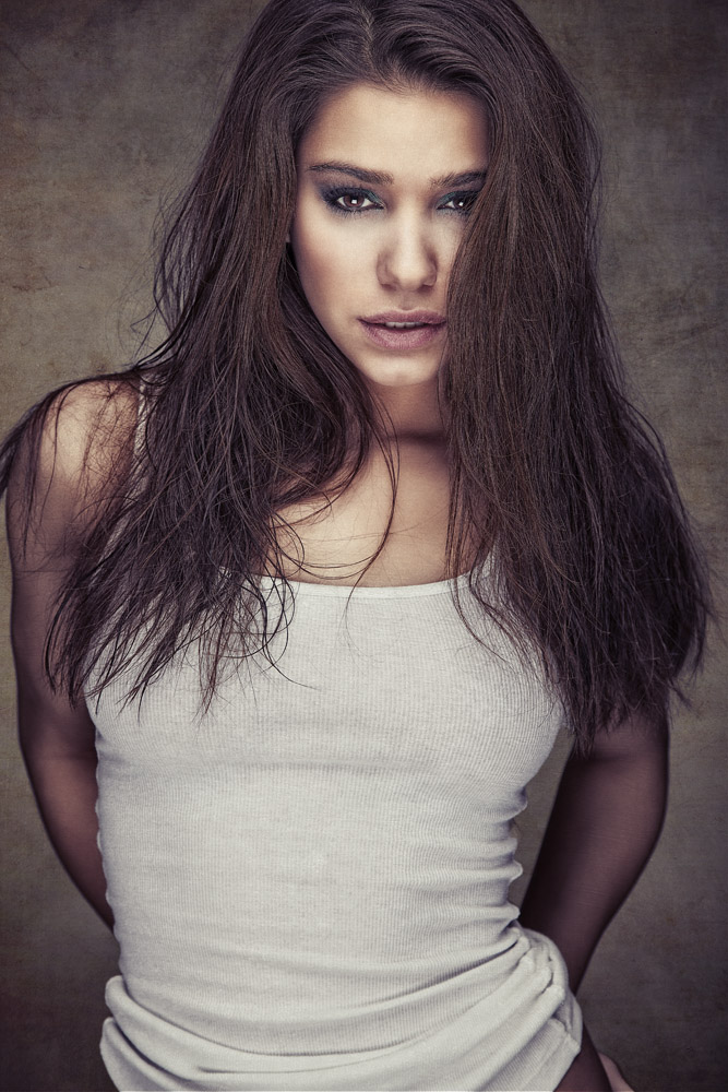 Female model photo shoot of Nikki Bishop