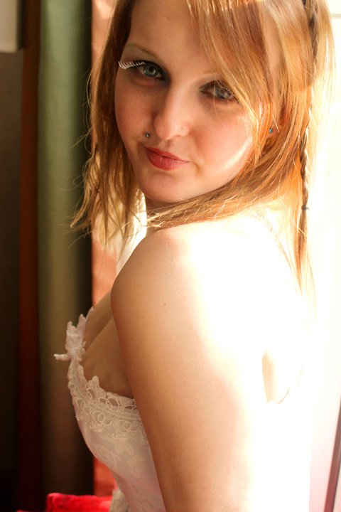Female model photo shoot of Emerald Rose