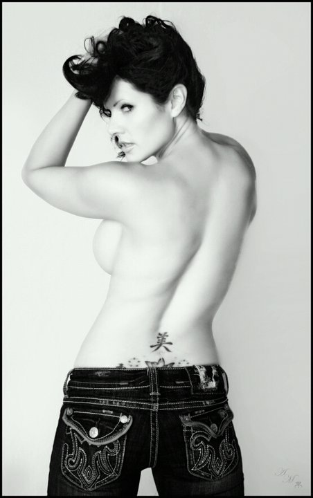 Female model photo shoot of Jaime McCanna