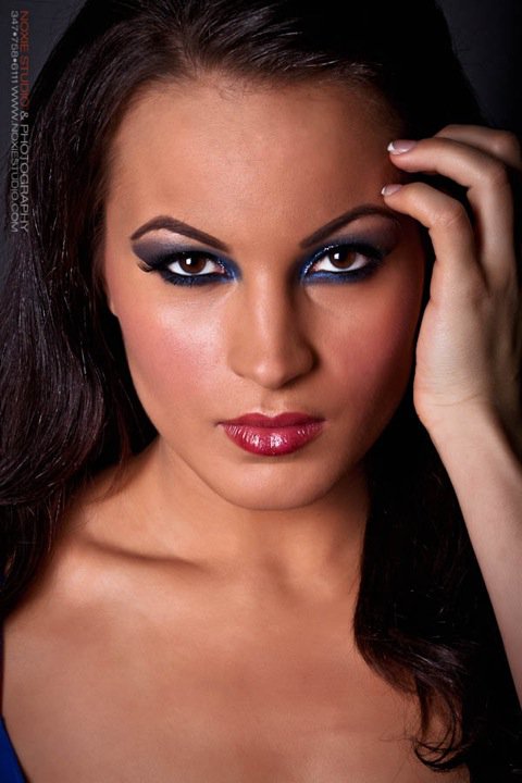 Female model photo shoot of Aamani Marie