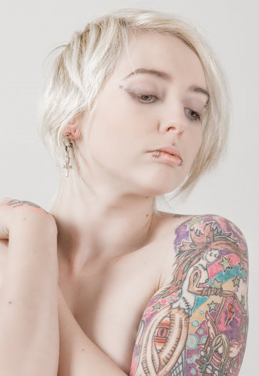 Female model photo shoot of Dead Cute Makeup Design and Webilyn Trendois by Megan Garth