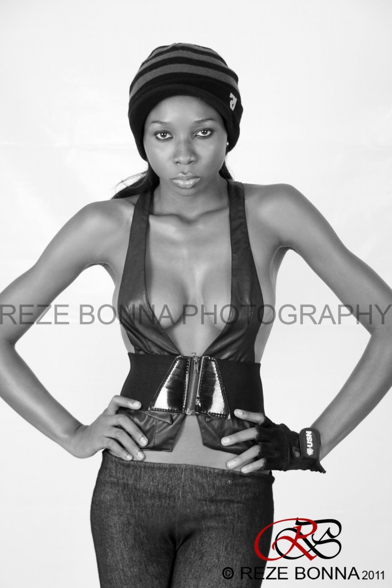 Female model photo shoot of Forbfew in Reze bonna studios
