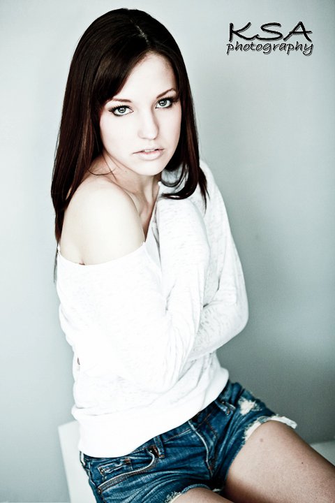 Female model photo shoot of LaurendaMarie in Holt, MI