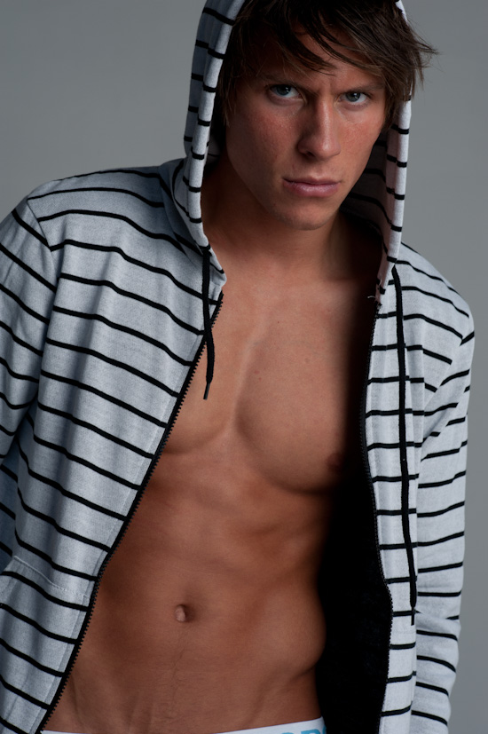 Male model photo shoot of Eric Schettl