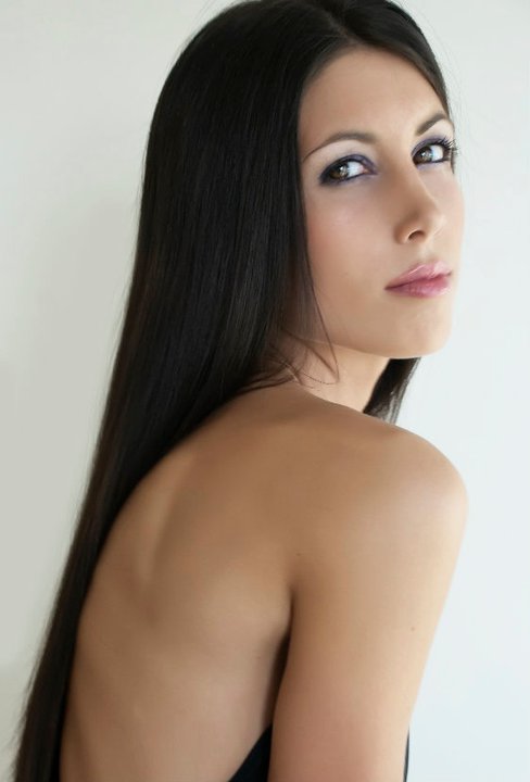 Female model photo shoot of Aierim