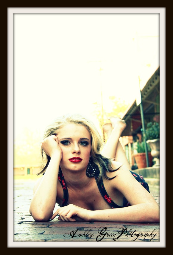 Female model photo shoot of DollfaceMUA in Nacogdoches, TX