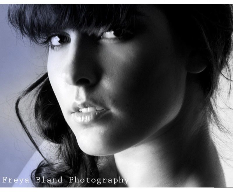 Female model photo shoot of Brianna   L