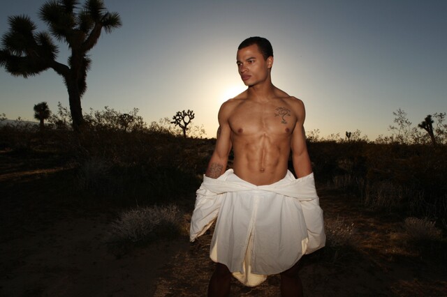 Male model photo shoot of Damien Fuller