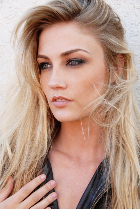 Female model photo shoot of Megan Rossee