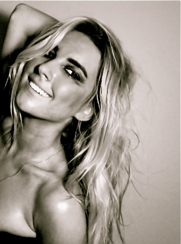 Female model photo shoot of Jessica_ElleLouise