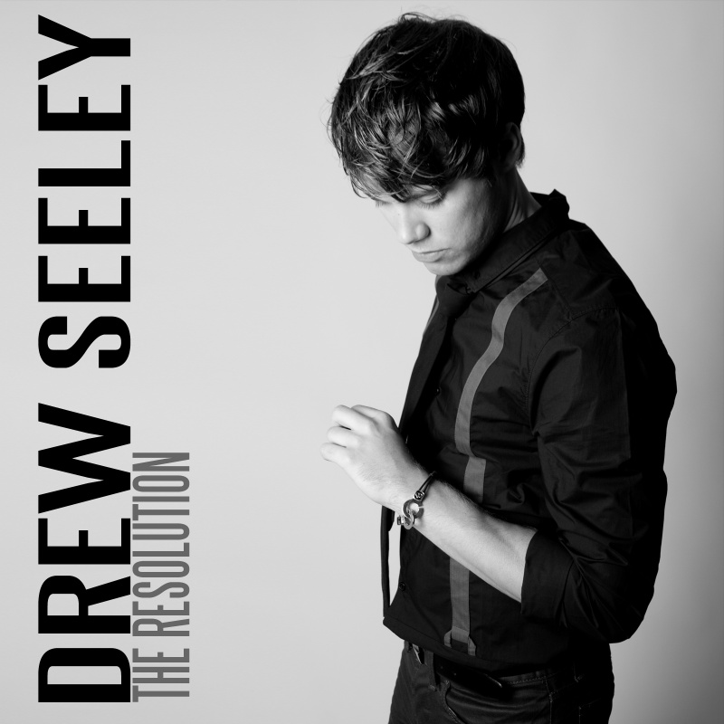 Male model photo shoot of Drew Seeley
