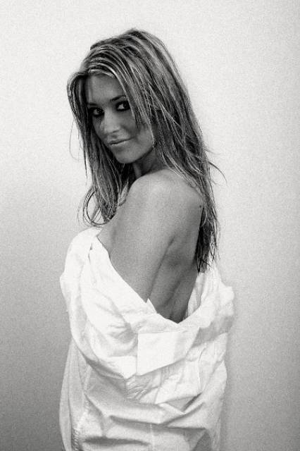 Female model photo shoot of Ashley Palmateer